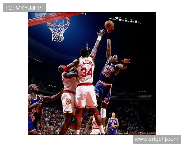 詹姆斯与姚明的篮球传奇对决:扣篮瞬间引发的热血回忆