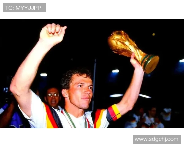 足球世界杯中的传奇球星与他们的辉煌瞬间回顾